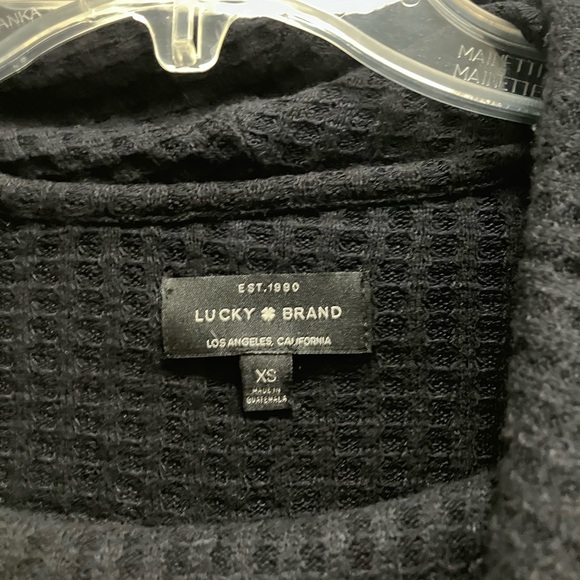 Ladies LUCKY BRAND Black Long Slv Lightweight Thermal Cowl Neck Top, XS - Picture 3 of 4